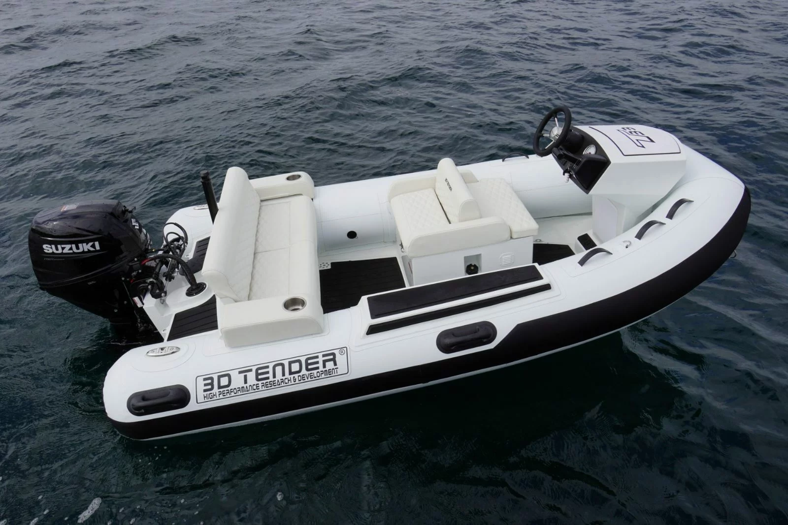 T33 - Suzuki 20cv