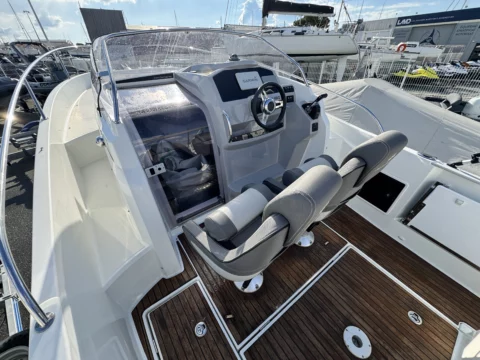 Jeanneau Cap Camarat 7.5 WA S2 - Yamaha 250 CV - photo 2
