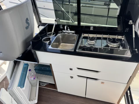 Bénéteau Antares 9 OB - Twin Suzuki DF200 APX - photo 2