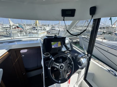 Bénéteau Antares 9 OB - Twin Suzuki DF200 APX - photo 12
