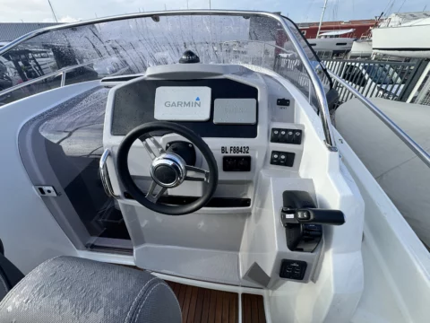 Jeanneau Cap Camarat 7.5 WA S2 - Yamaha 250 CV - photo 4