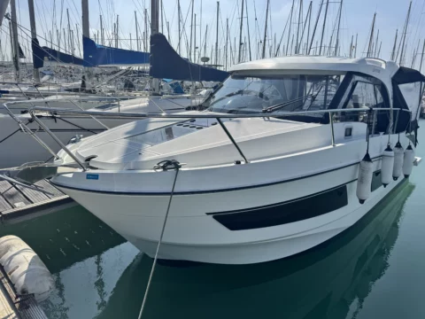 Bénéteau Antares 9 OB - Twin Suzuki DF200 APX - photo 4