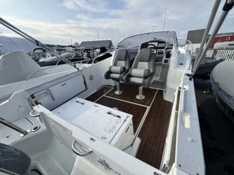 Jeanneau Cap Camarat 7.5 WA S2 - Yamaha 250 CV - photo 5