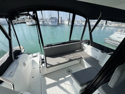 Bénéteau Antares 9 OB - Twin Suzuki DF200 APX - photo 6
