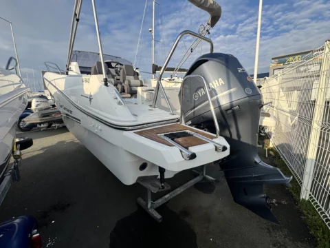 Jeanneau Cap Camarat 7.5 WA S2 - Yamaha 250 CV - photo 7