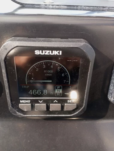 Zeppelin 22 VPRO Commander - Suzuki 200 CV - photo 7