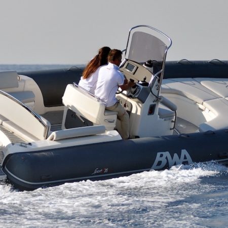 Nautique services La Rochelle - Vente de bateau à La Rochelle - BWA Sport 28 GT