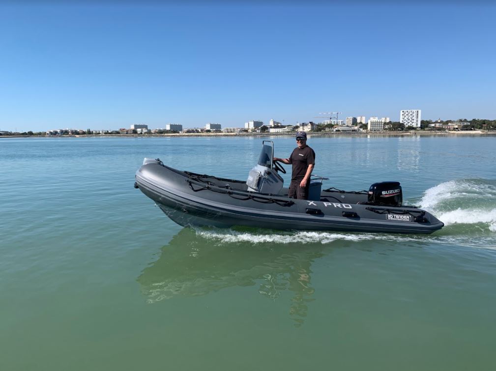Nautique services La Rochelle - Vente de bateau à La Rochelle - 3D Tender Xpro 535