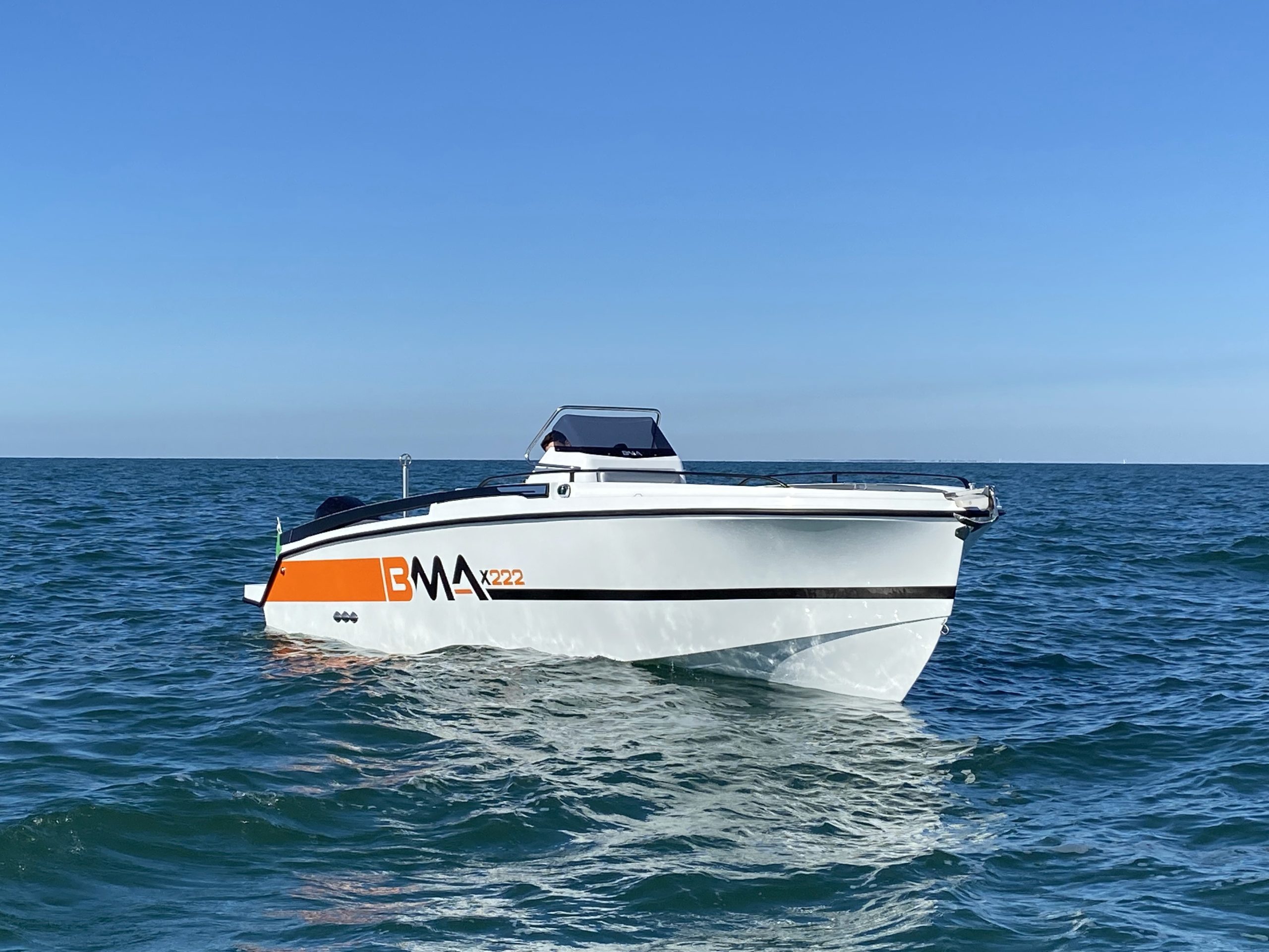 Nautique Services la Rochelle - Vente et entretien bateau - BMA X222