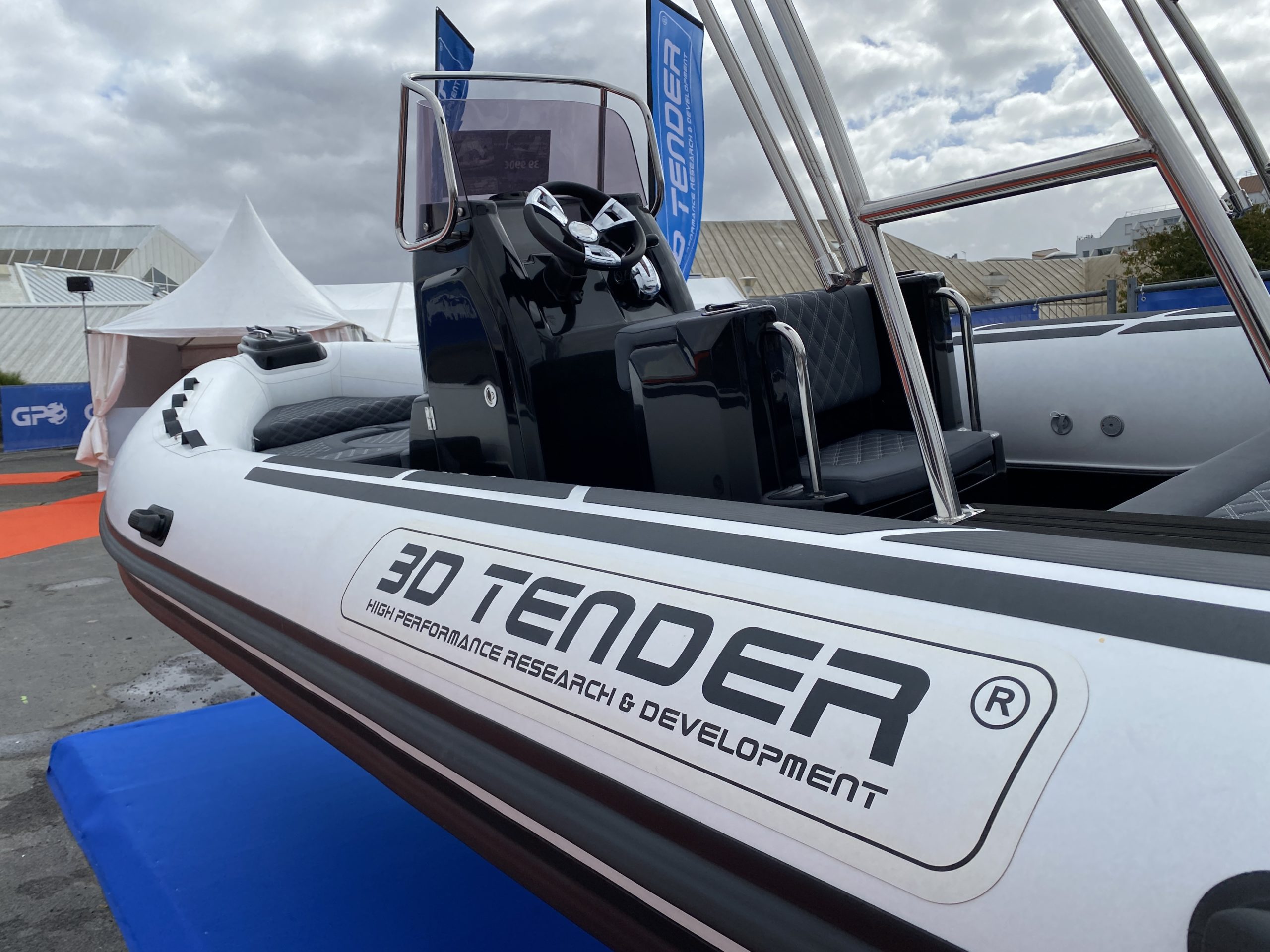 Nautique Services la Rochelle - Vente et entretien bateau - Semi rigides 3D Tender