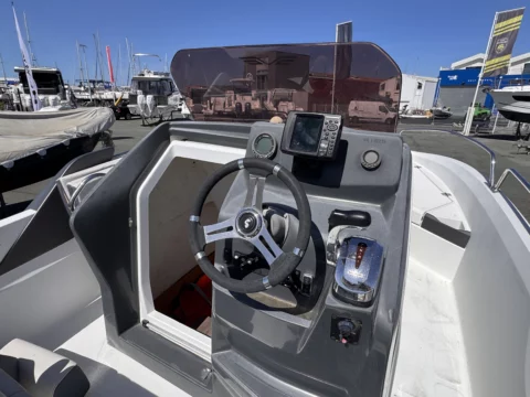 Bénéteau Flyer 6 Spacedeck - Suzuki 150cv - photo 3