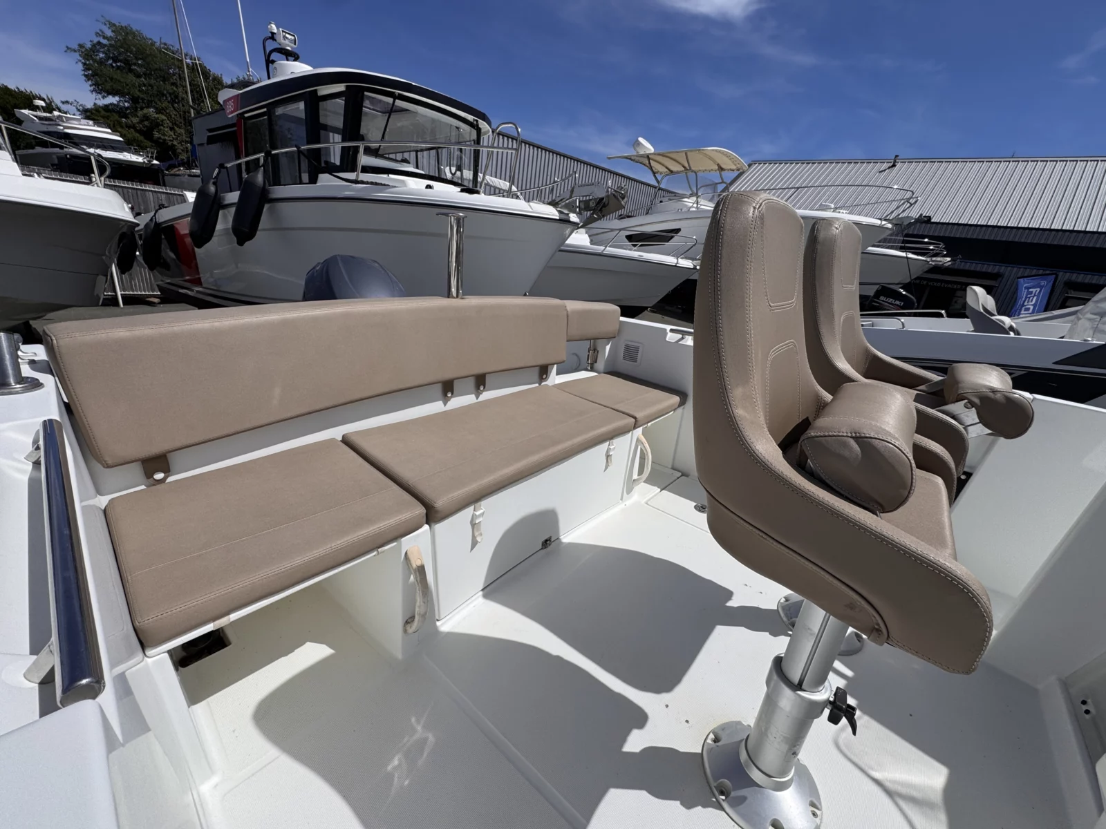 Jeanneau Cap Camarat 6.5 CC - Yamaha 150cv - Remorque routière