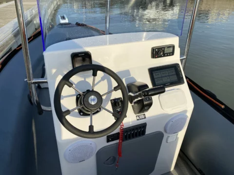 20 VPRO - Suzuki 115cv - photo 9